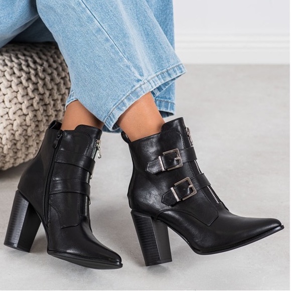 WINDSOR SMITH Black Leather Buckle High Heeled Ankle Boots - Picture 3 of 9